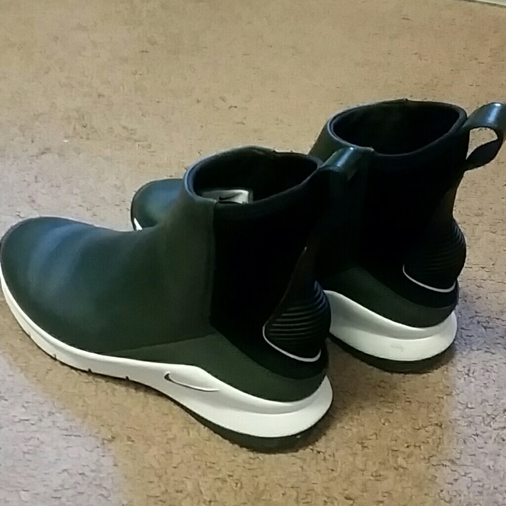 Nike Rivah Boots 8
